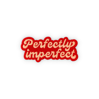 Geborduurde badge quote perfectly imperfect