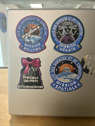 écussons brodées pour Cité du Sciences