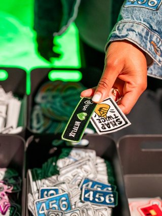 Geborduurde badges op je marketing event