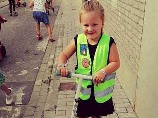Badges voor verkeersveiligheid - kind met step